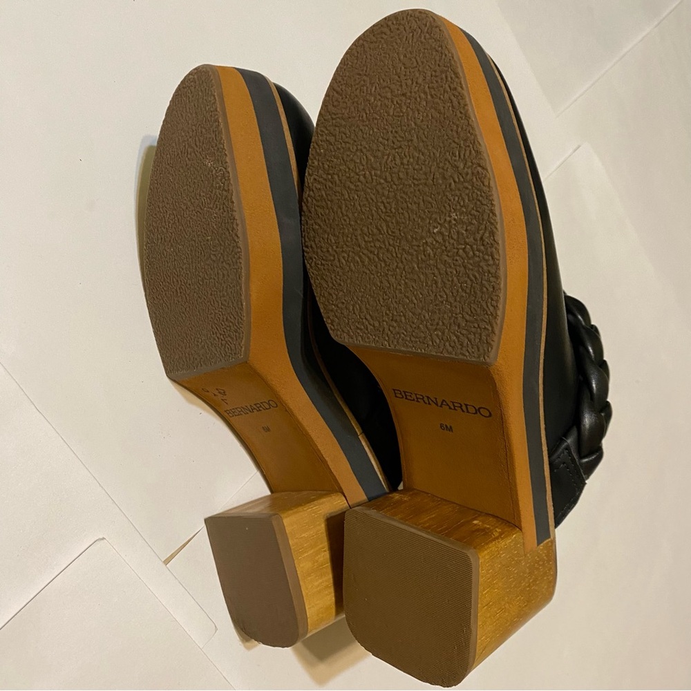 NWOT! Bernardo Black Leather Clogs with Wooden Heel - Picture 7 of 7